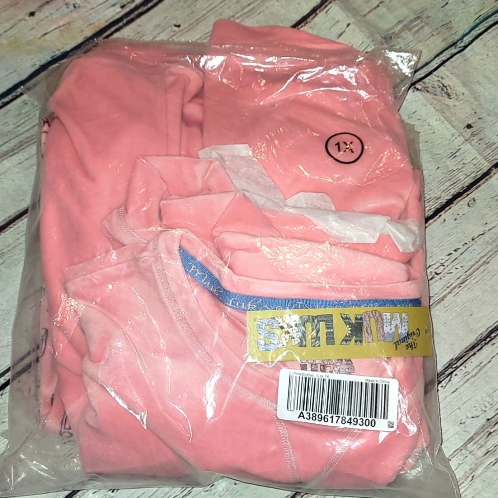 Muk luks Pink super soft warm pjs with wine bottles - Picture 2 of 5